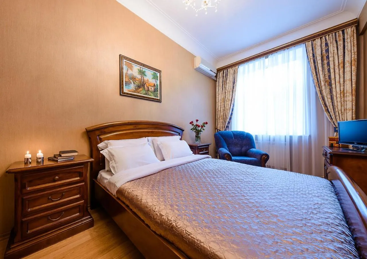 קייב Luxury Central Apartments 0*,