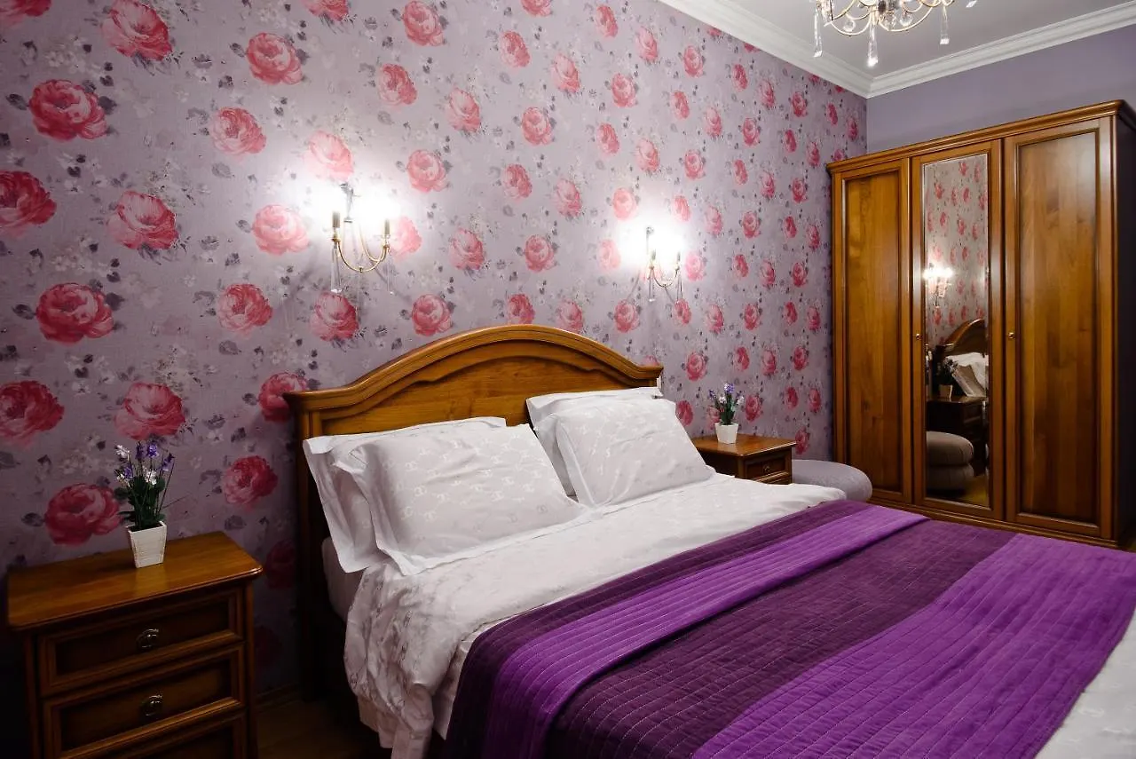 קייב Luxury Central Apartments 0*,